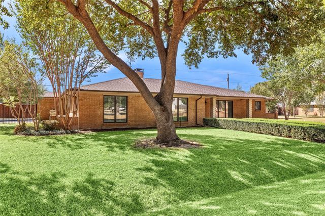 1804 Twin Brook Turn, Corinth, TX 76210