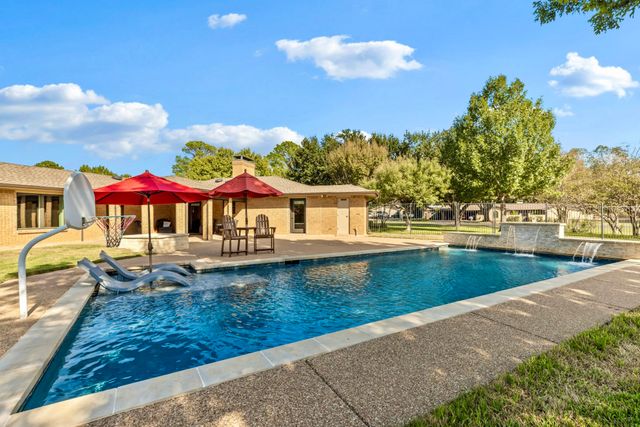 1804 Twin Brook Turn, Corinth, TX 76210