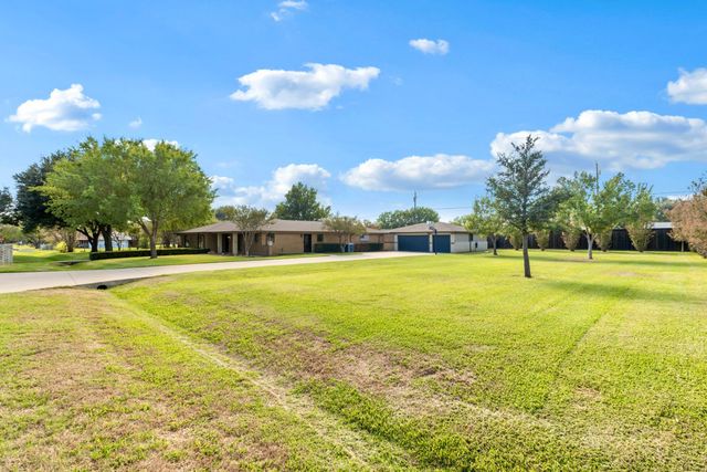 1804 Twin Brook Turn, Corinth, TX 76210