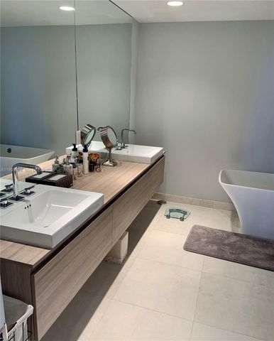 17301 Biscayne Boulevard 1602, North Miami Beach, FL 33160