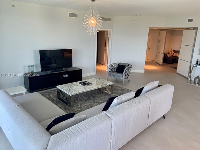 17301 Biscayne Boulevard 1602, North Miami Beach, FL 33160