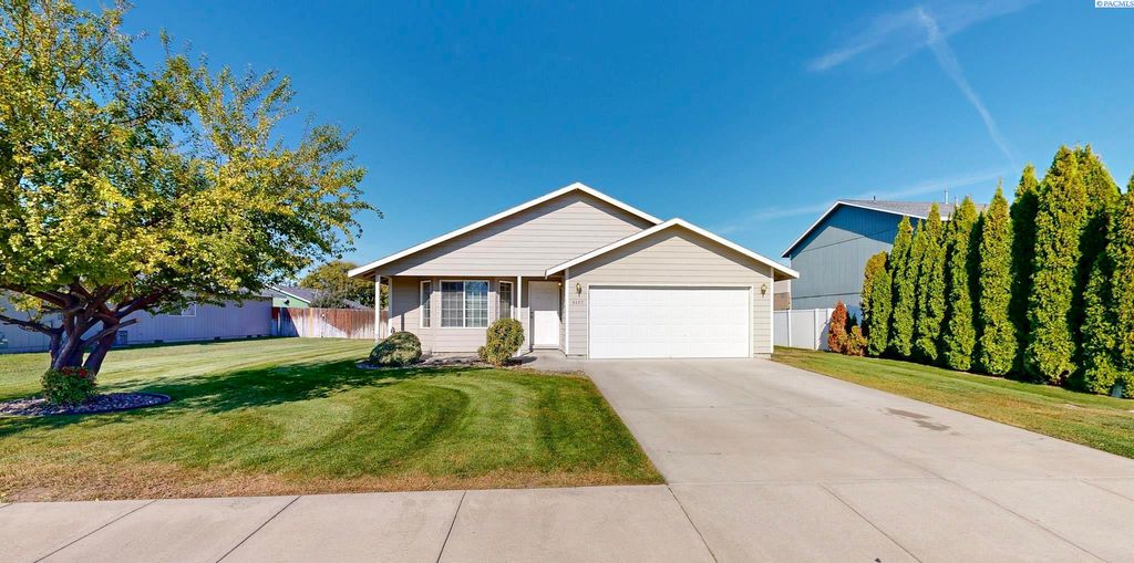 8407 Packard Drive, Pasco, WA 99301