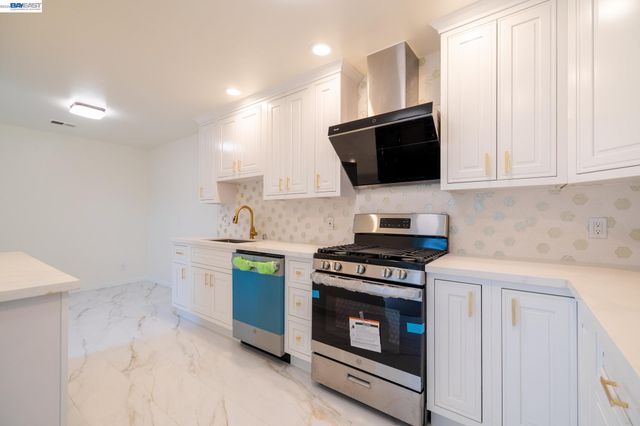 2540 E 16Th St, Oakland, CA 94601