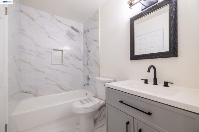 2540 E 16Th St, Oakland, CA 94601