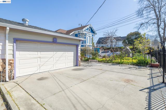 2540 E 16Th St, Oakland, CA 94601