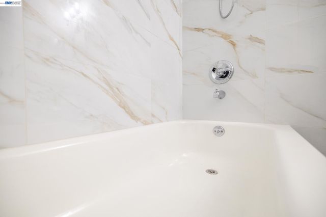 2540 E 16Th St, Oakland, CA 94601