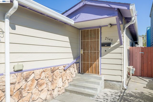 2540 E 16Th St, Oakland, CA 94601