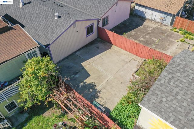 2540 E 16Th St, Oakland, CA 94601