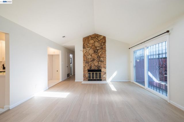 2540 E 16Th St, Oakland, CA 94601