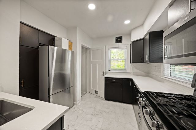 3021 49th Street, Des Moines, IA 50310