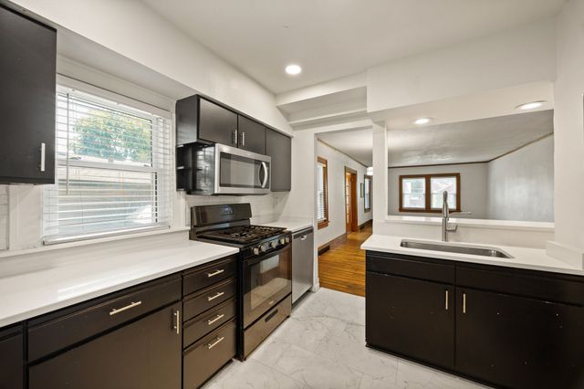 3021 49th Street, Des Moines, IA 50310