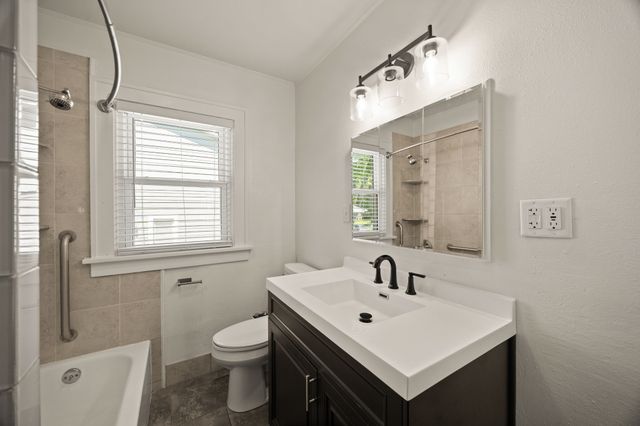 3021 49th Street, Des Moines, IA 50310