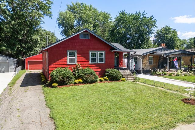 3021 49th Street, Des Moines, IA 50310