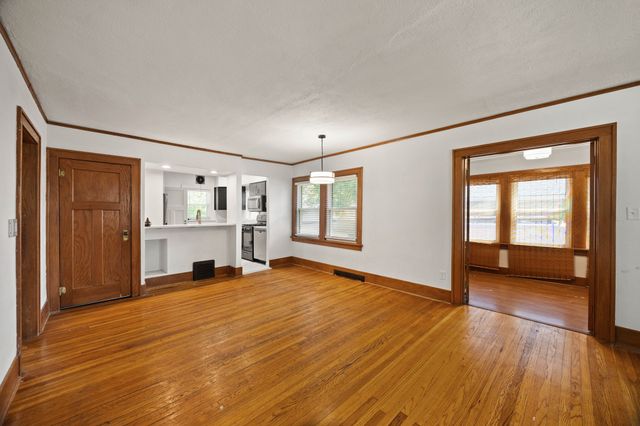 3021 49th Street, Des Moines, IA 50310