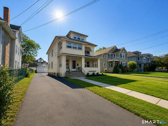 122 Dover Road 2nd Floor, West Hartford, CT 06119