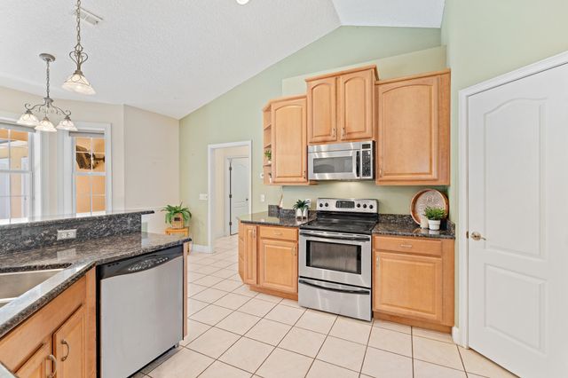 605 Mary Jane Ln, St Augustine, FL 32086