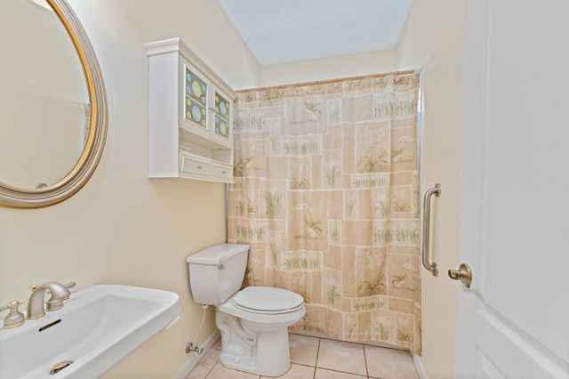 605 Mary Jane Ln, St Augustine, FL 32086