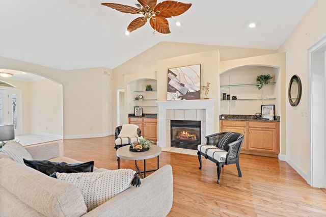 605 Mary Jane Ln, St Augustine, FL 32086