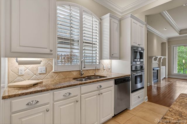 10 Beaux Rivages, Shreveport, LA 71106