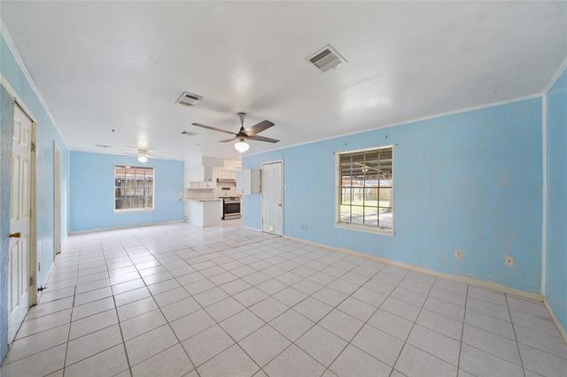 7822 Dewville Lane, Houston, TX 77037