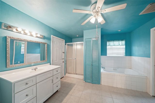 7822 Dewville Lane, Houston, TX 77037