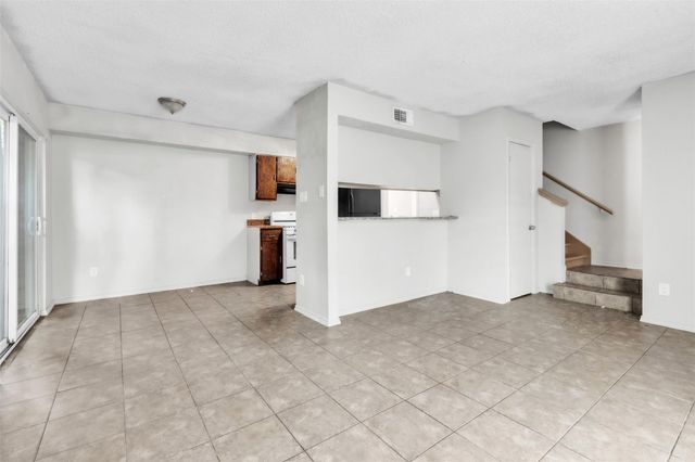 5805 Cougar DR D, Austin, TX 78745