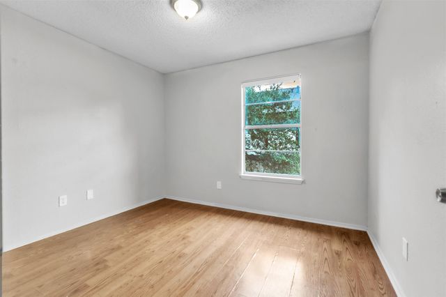 5805 Cougar DR D, Austin, TX 78745