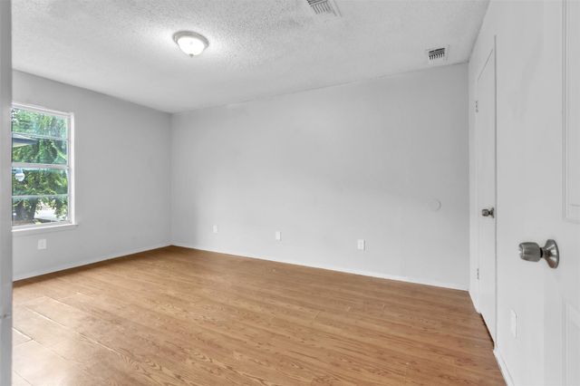 5805 Cougar DR D, Austin, TX 78745