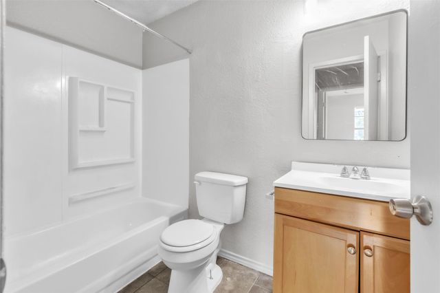 5805 Cougar DR D, Austin, TX 78745