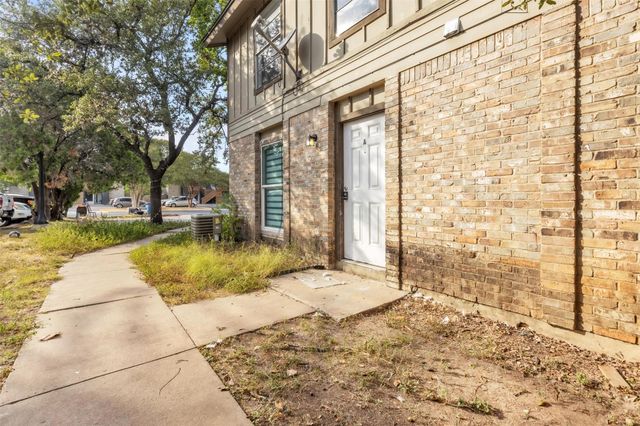 5805 Cougar DR D, Austin, TX 78745