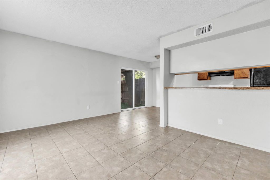 5805 Cougar DR D, Austin, TX 78745