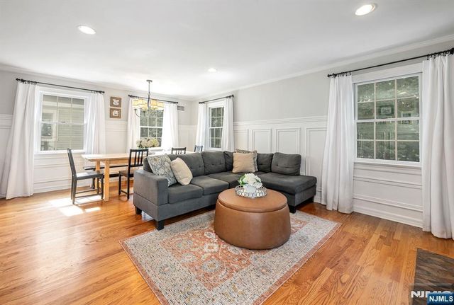 16 Abbington Terrace, Glen Rock, NJ 07452