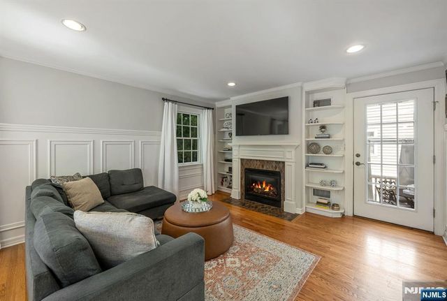 16 Abbington Terrace, Glen Rock, NJ 07452