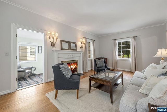 16 Abbington Terrace, Glen Rock, NJ 07452