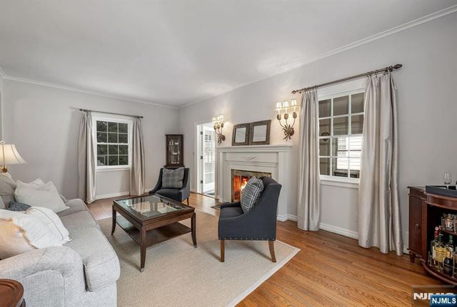 16 Abbington Terrace, Glen Rock, NJ 07452