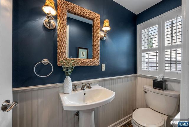 16 Abbington Terrace, Glen Rock, NJ 07452