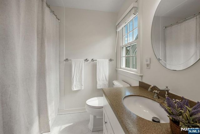 16 Abbington Terrace, Glen Rock, NJ 07452