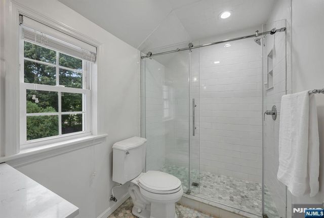16 Abbington Terrace, Glen Rock, NJ 07452