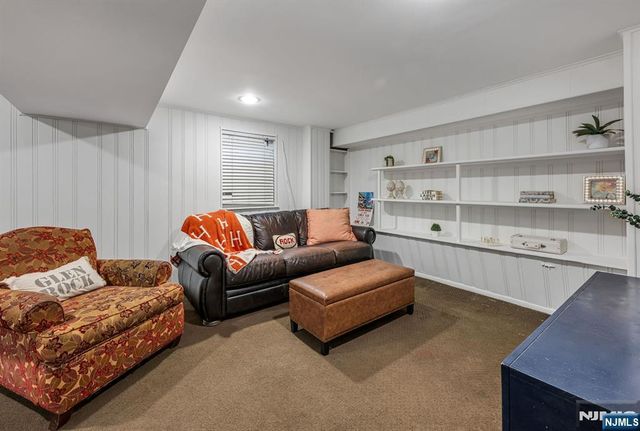 16 Abbington Terrace, Glen Rock, NJ 07452
