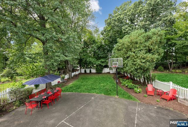 16 Abbington Terrace, Glen Rock, NJ 07452
