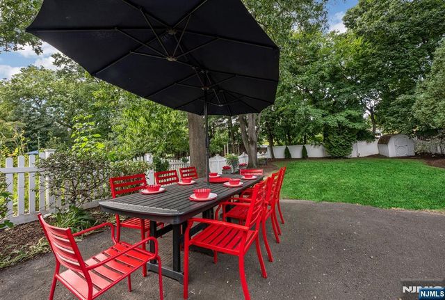 16 Abbington Terrace, Glen Rock, NJ 07452