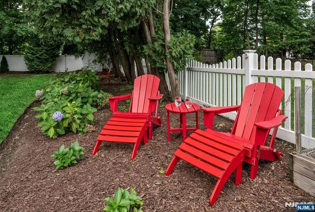 16 Abbington Terrace, Glen Rock, NJ 07452