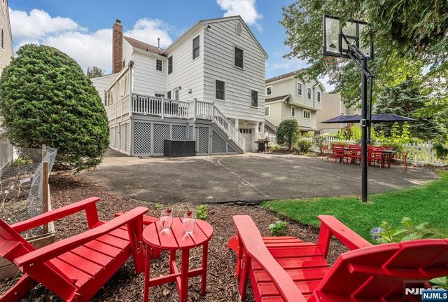 16 Abbington Terrace, Glen Rock, NJ 07452