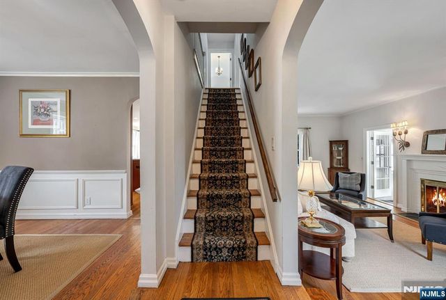 16 Abbington Terrace, Glen Rock, NJ 07452