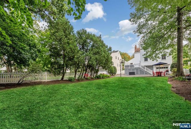 16 Abbington Terrace, Glen Rock, NJ 07452