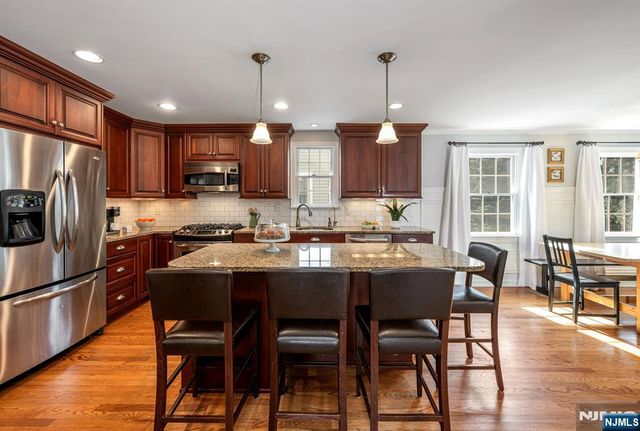 16 Abbington Terrace, Glen Rock, NJ 07452