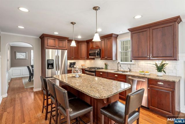 16 Abbington Terrace, Glen Rock, NJ 07452