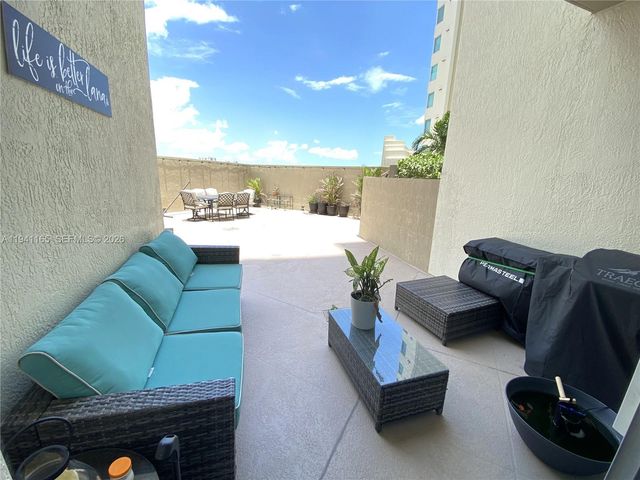 9066 SW 73rd Ct 805, Miami, FL 33156