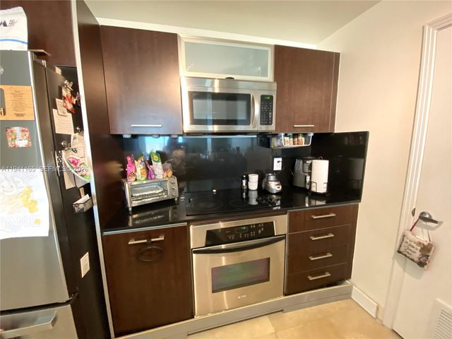 9066 SW 73rd Ct 805, Miami, FL 33156