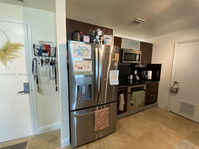 9066 SW 73rd Ct 805, Miami, FL 33156